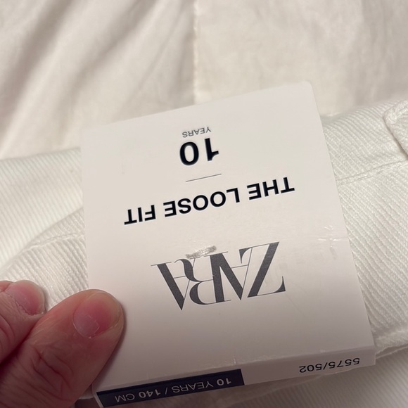 Zara White Distressed Jeans Loose Fit - Picture 8 of 14